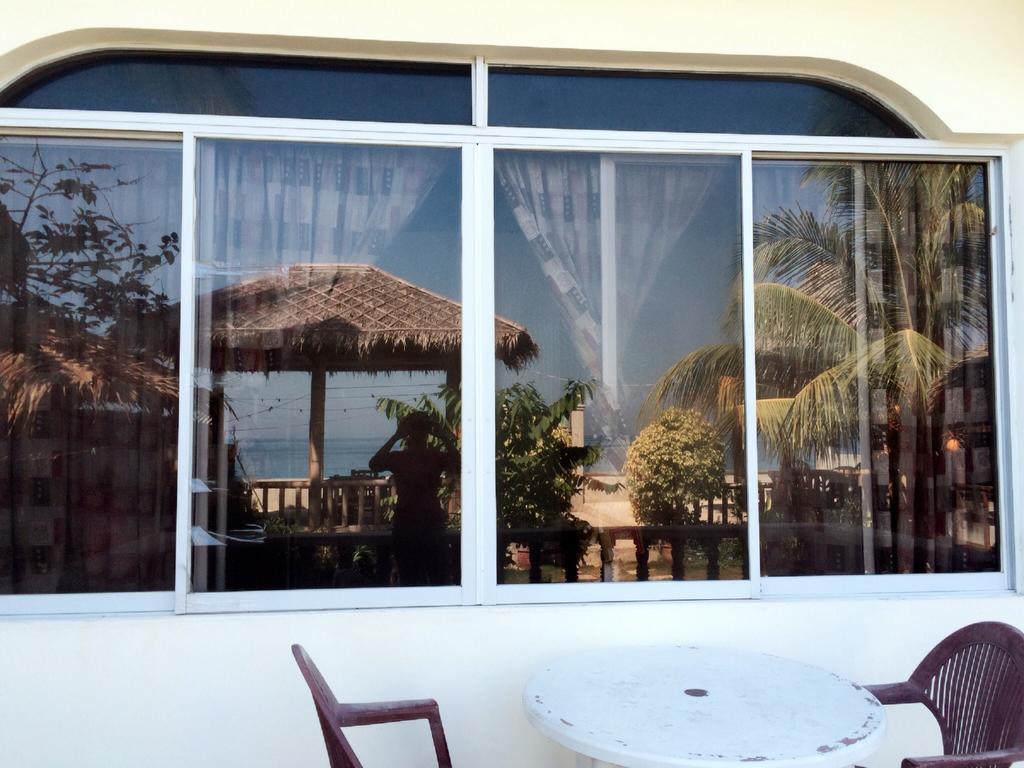 Oslob Garden Stay Beach Resort Bagian luar foto