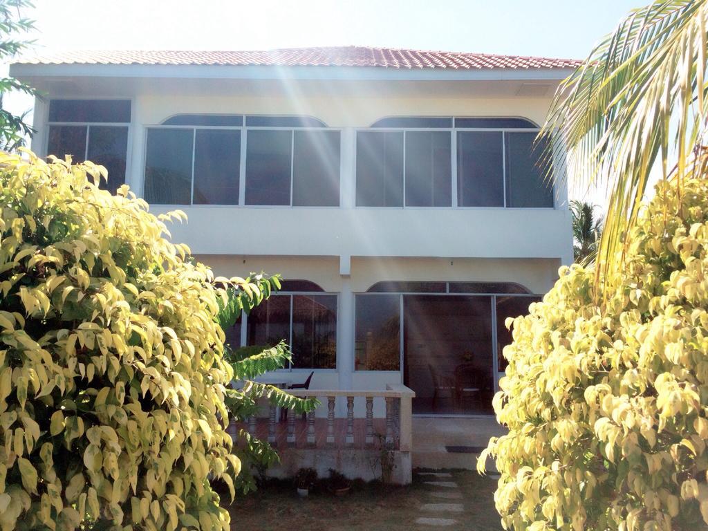 Oslob Garden Stay Beach Resort Bagian luar foto